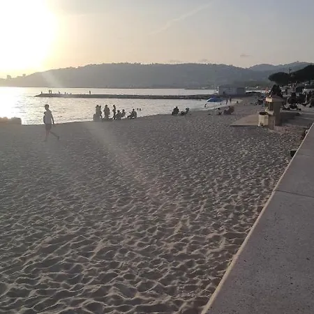 Lejlighed Spacieux Proche Mer Antibes